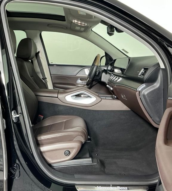 Used 2023 Black Mercedes-Benz GLS 450 image 27