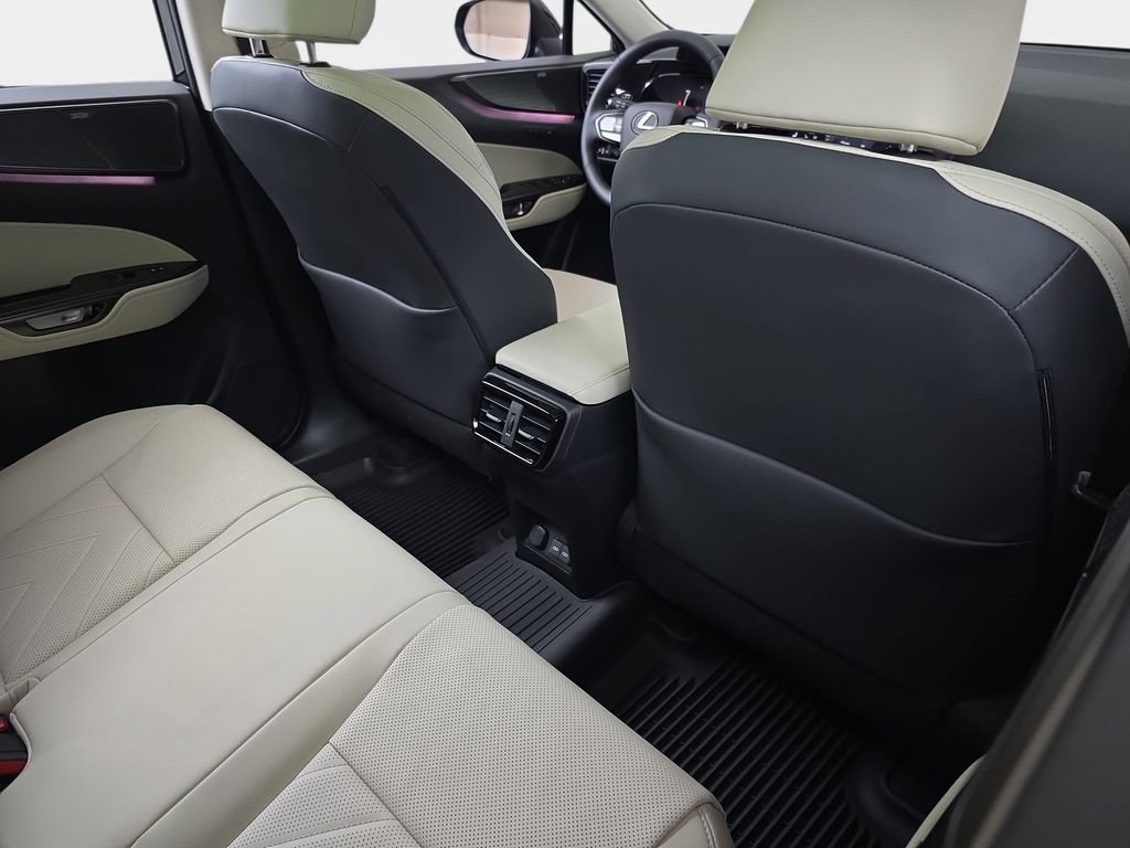 2026 Lexus NX 450h+ Luxury - Photo 11