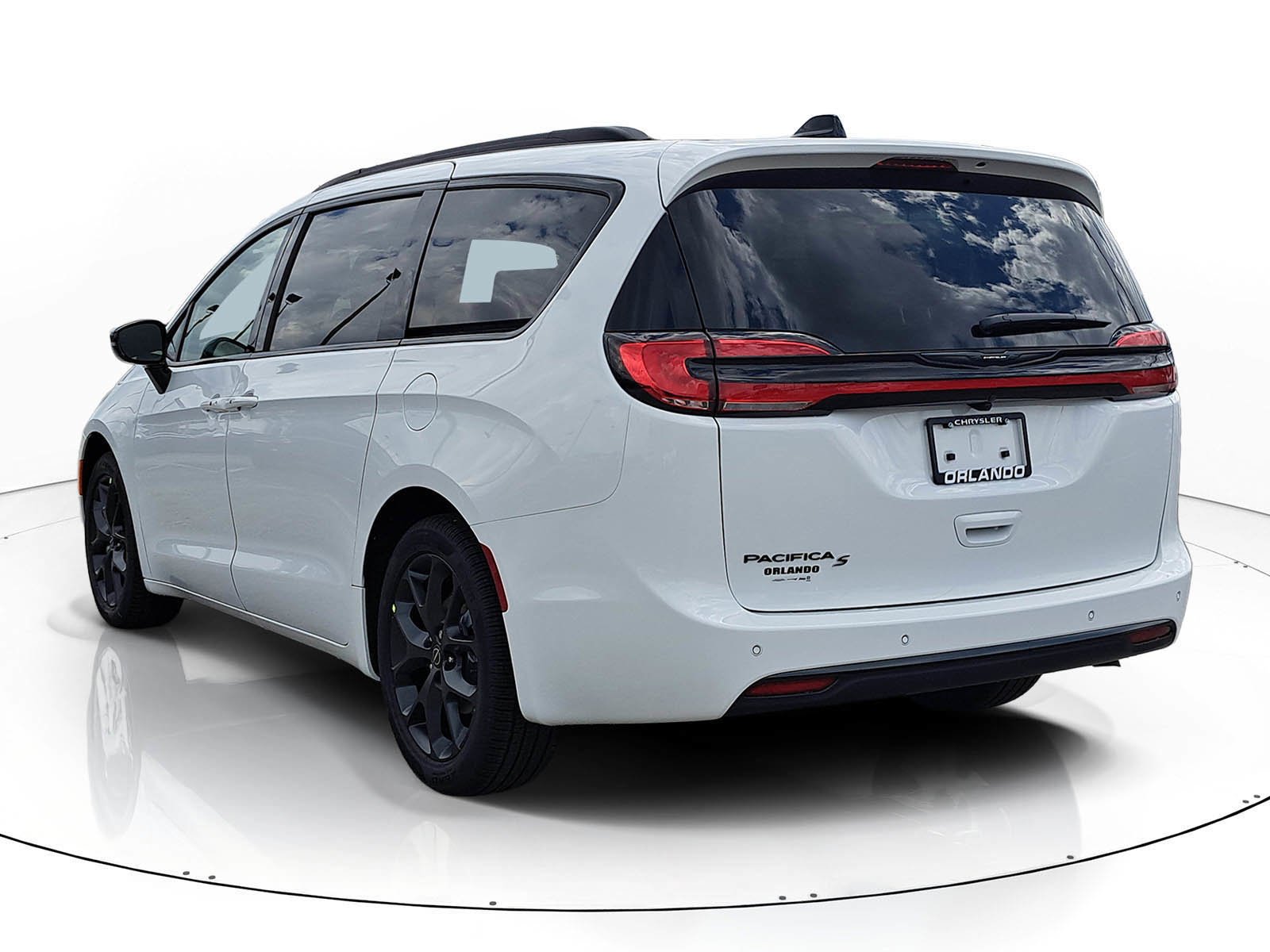 New 2026 Bright White Clear-Coat Exterior Paint Chrysler Select image 2