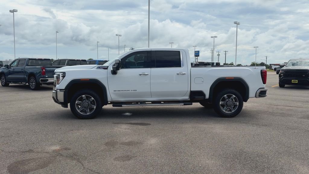Used 2025 White GMC SLT image 5