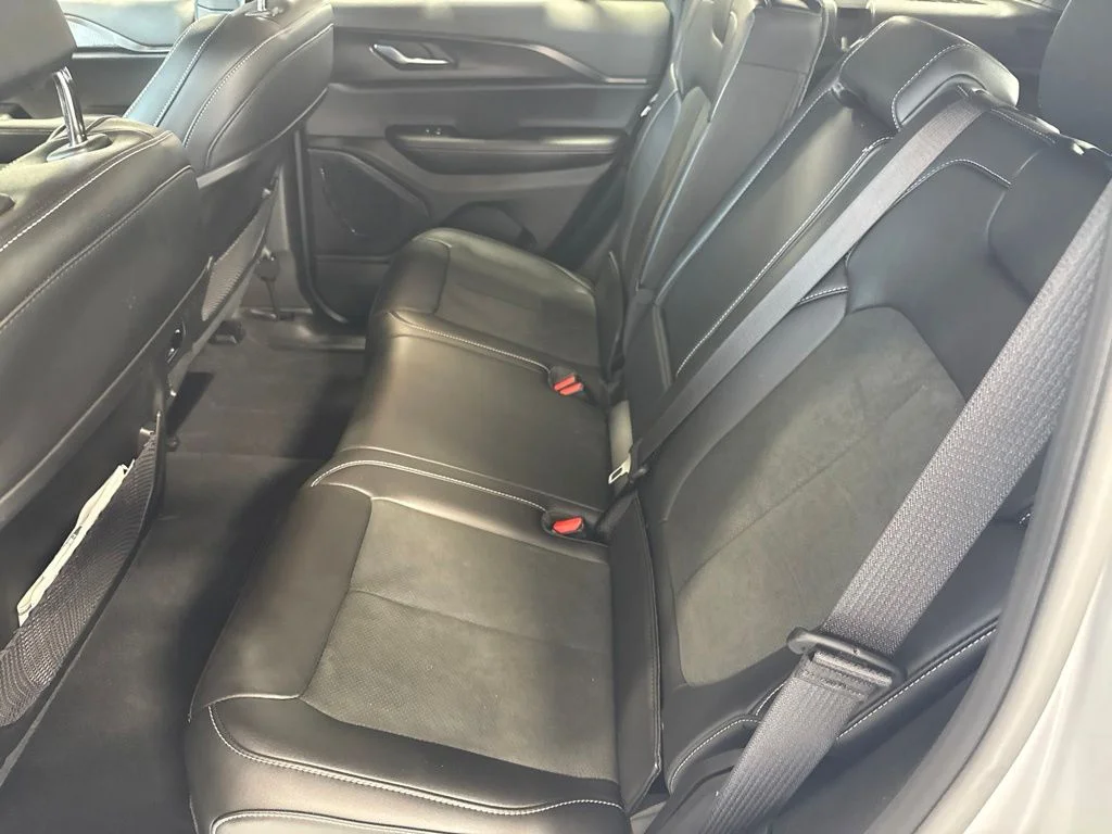 Used 2025 Silver Jeep Altitude image 12