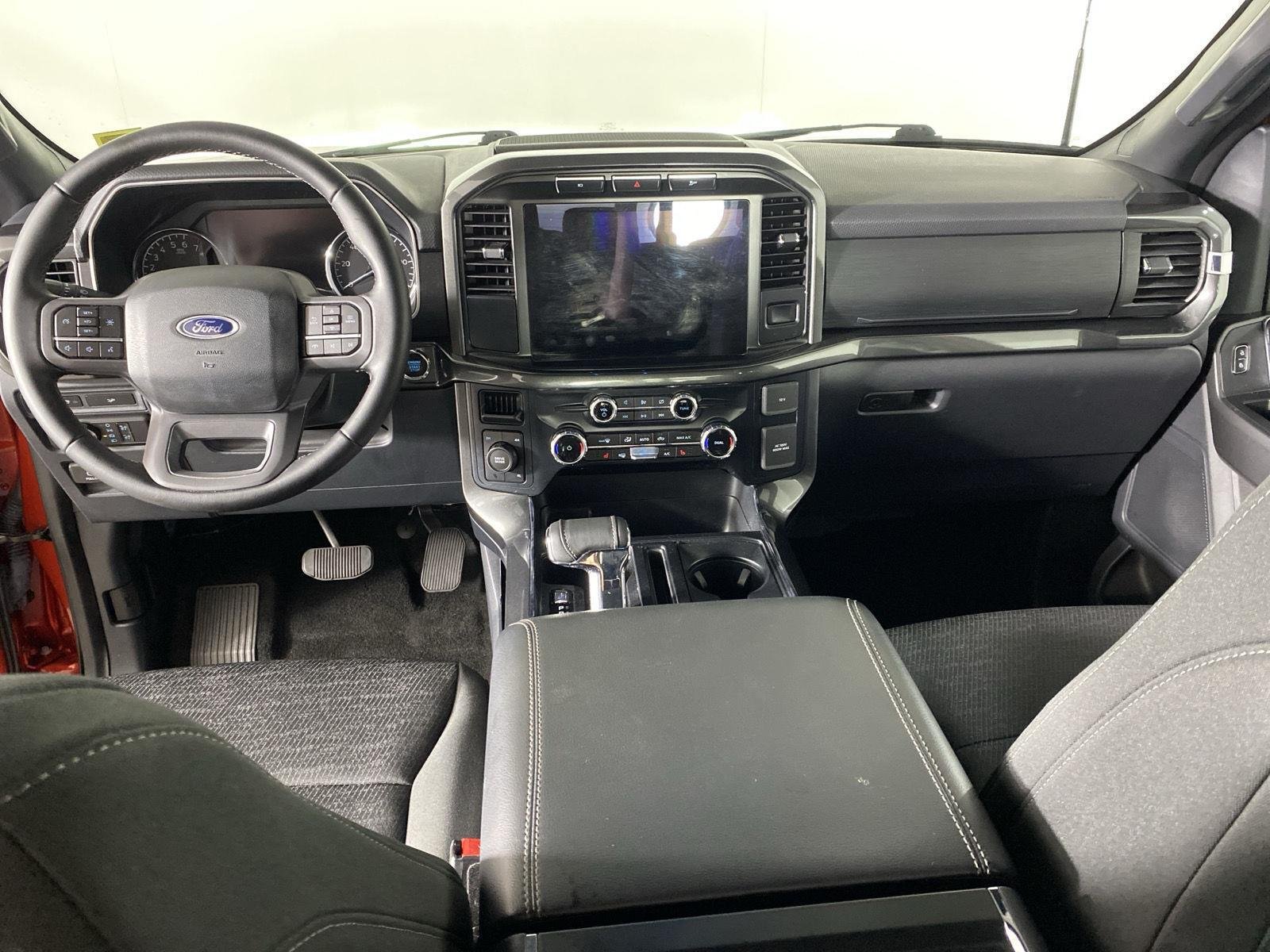 Used 2023 Hot Pepper Red Tinted Clearcoat Ford XLT image 25