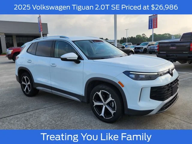 2025 Volkswagen Tiguan 2.0T SE's photo