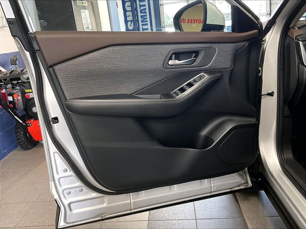 Certified Used 2023 Silver Nissan SV image 9