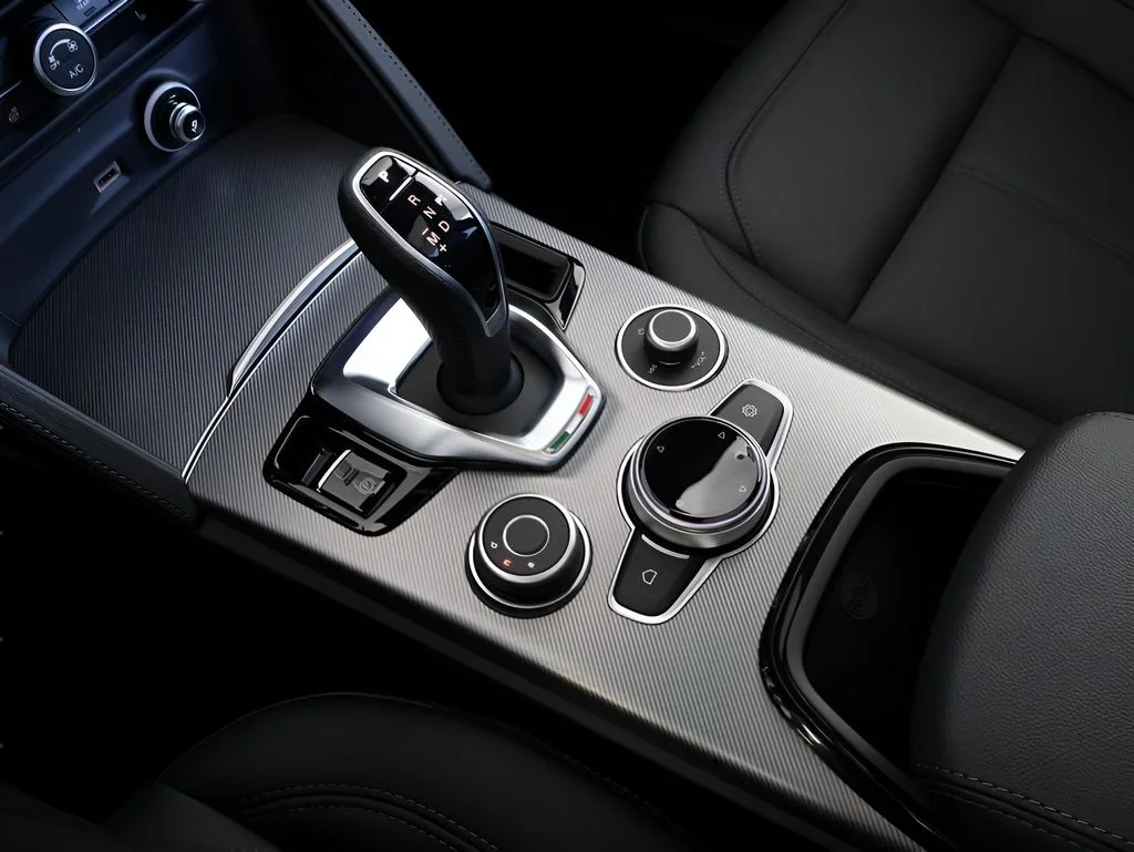 New 2025 Vulcano Black Metallic Exterior Paint Alfa Romeo Base image 27