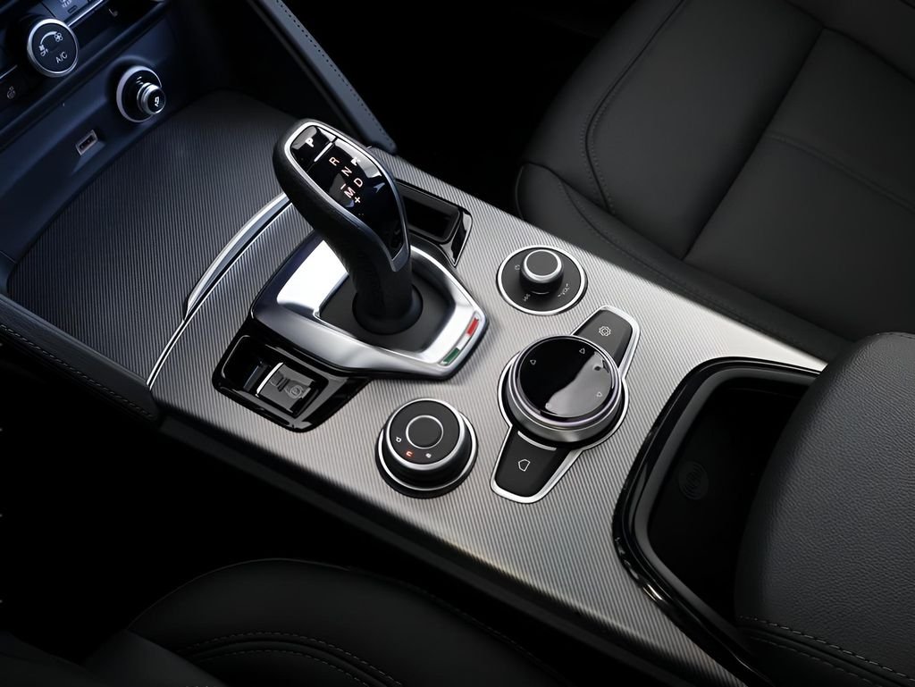 2025 Alfa Romeo Stelvio Base - Photo 27