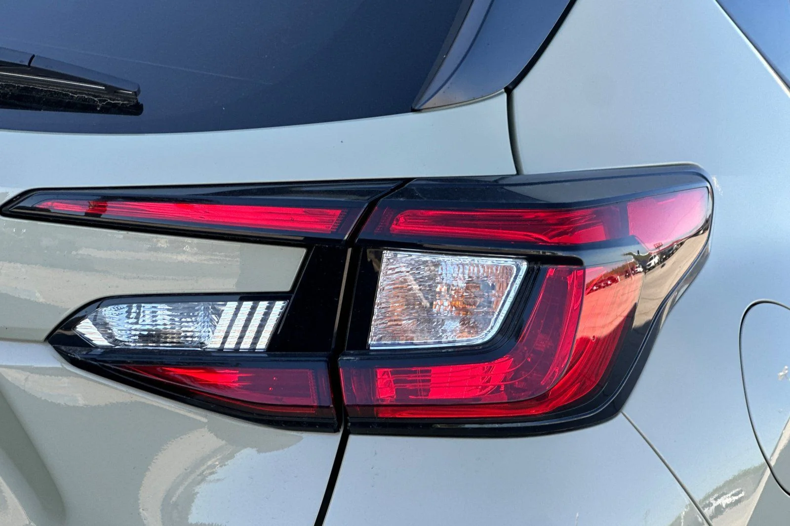 New 2026 SAND DUNE PEARL Subaru Limited Hybrid image 34