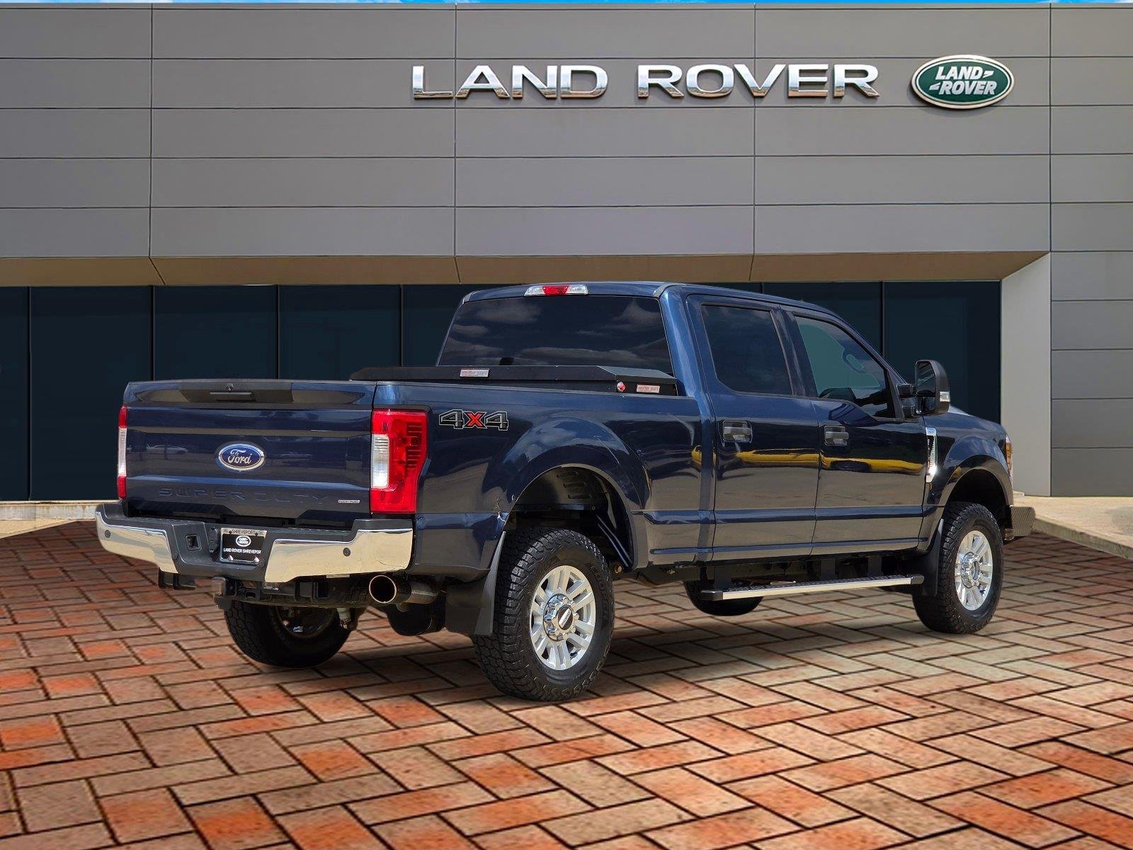 Used 2017 Blue Jeans Ford XLT image 4