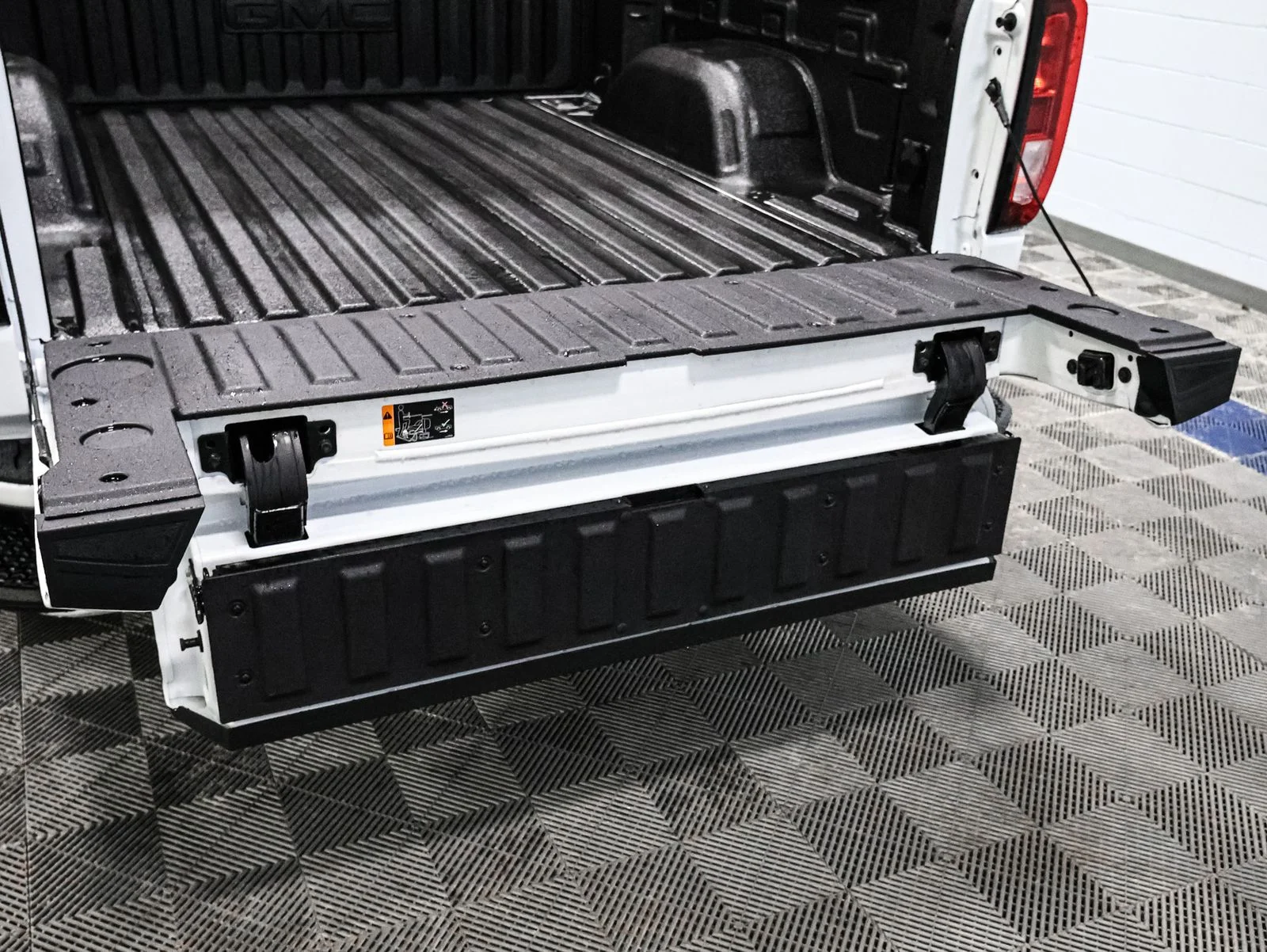 New 2026 White GMC Elevation image 14
