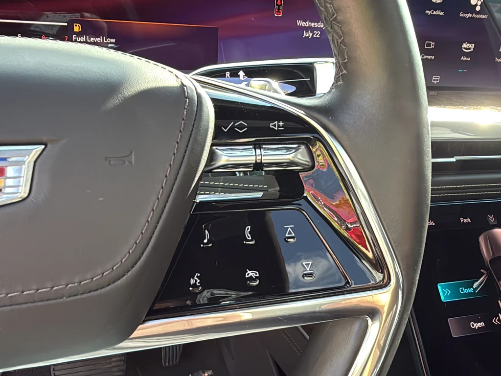 Used 2025 Black Cadillac Sport Platinum image 17