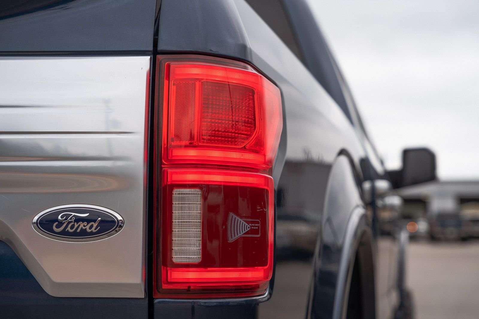 Used 2018 Blue Ford Limited image 25
