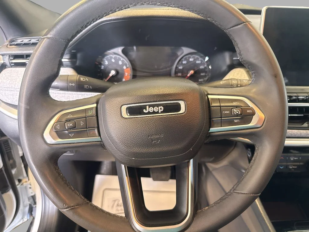 Used 2024 White Jeep Latitude image 14