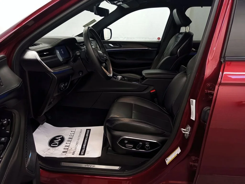 Used 2022 Velvet Red Pearl Jeep Overland image 6