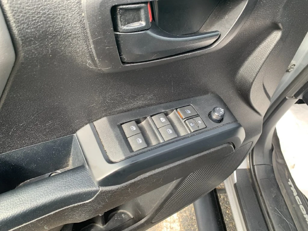 Used 2021 Silver Toyota SR image 13