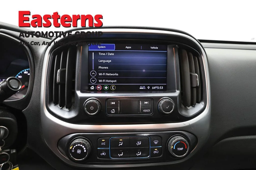 Used 2022 White Chevrolet LT image 12