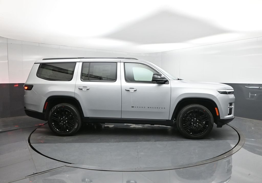 New 2026 Silver-Zynith Exterior Paint Jeep Limited Reserve image 15