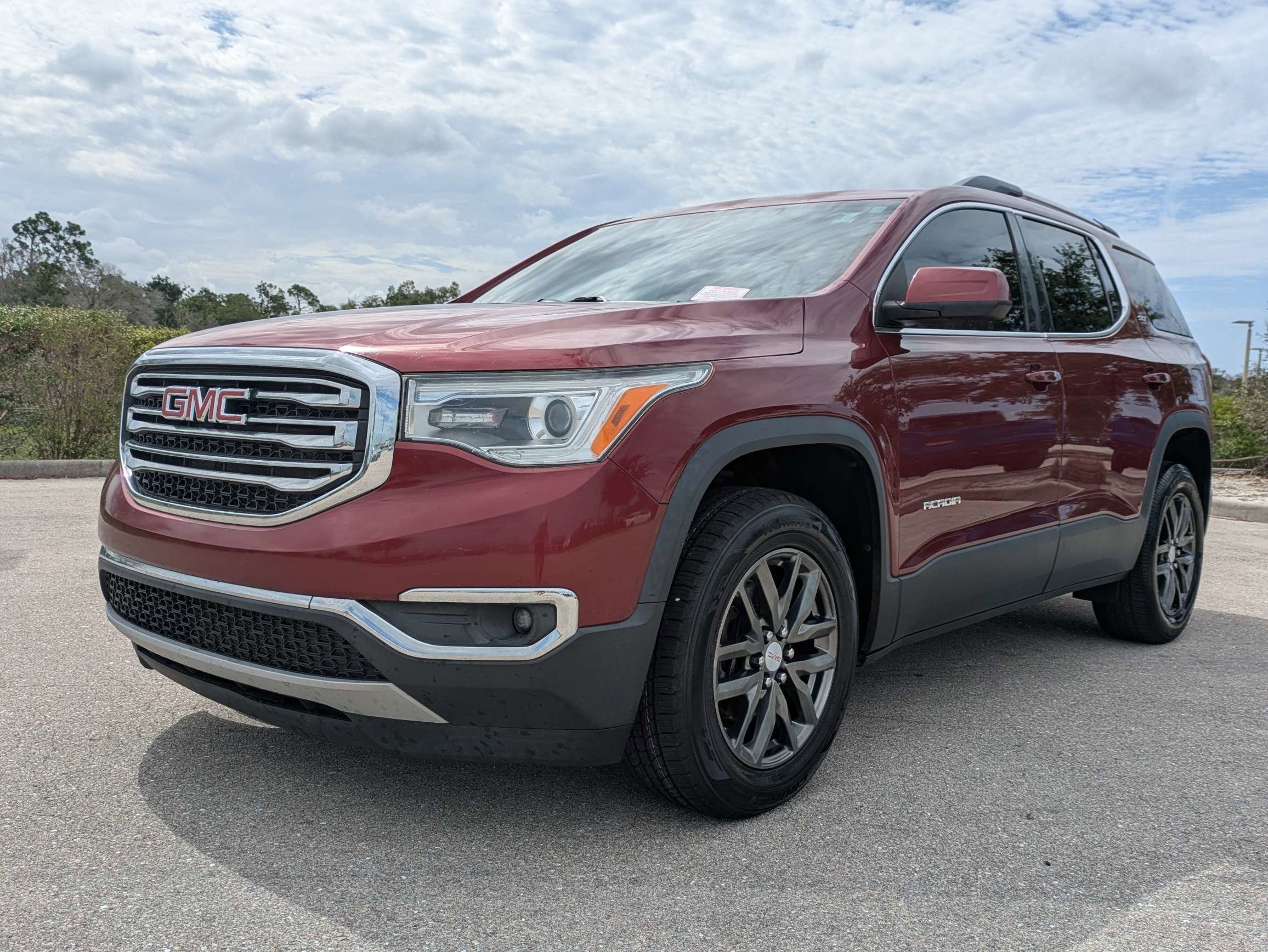 Used 2018 Crimson Red Tintcoat GMC SLT image 9