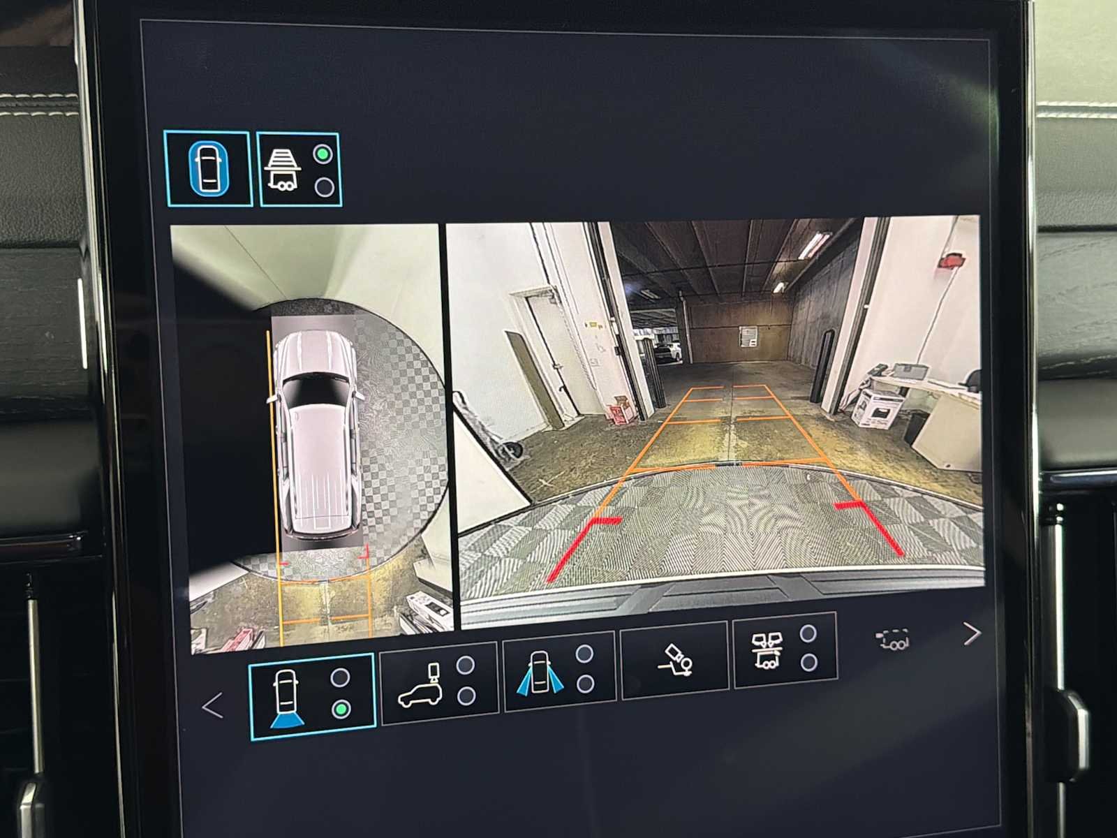2026 GMC Yukon AT4 Ultimate - Photo 34