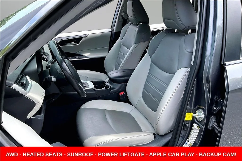 Used 2020 Gray Toyota XLE Premium image 20