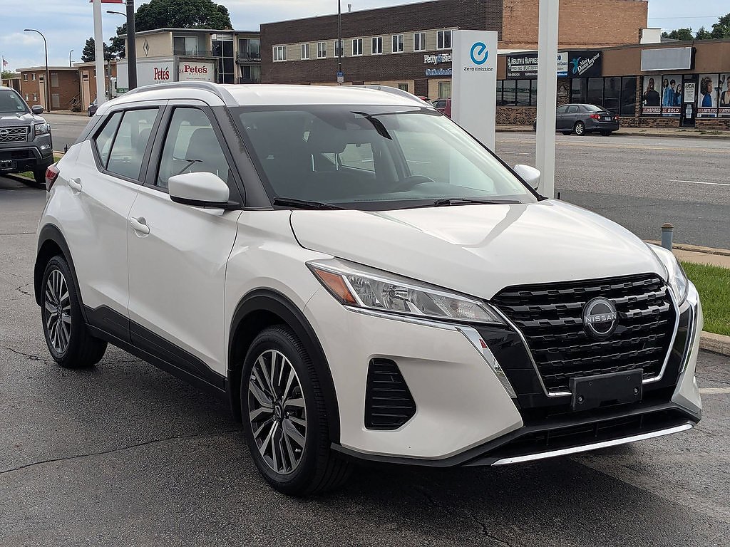 Used 2022 Aspen White Tricoat Nissan SV image 33