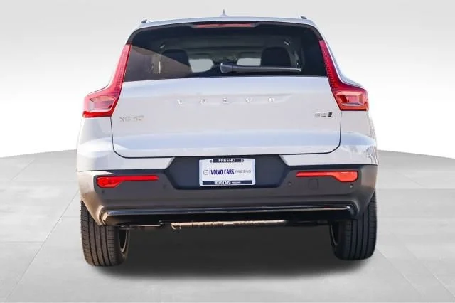 2026 Volvo XC40 Plus - Photo 6