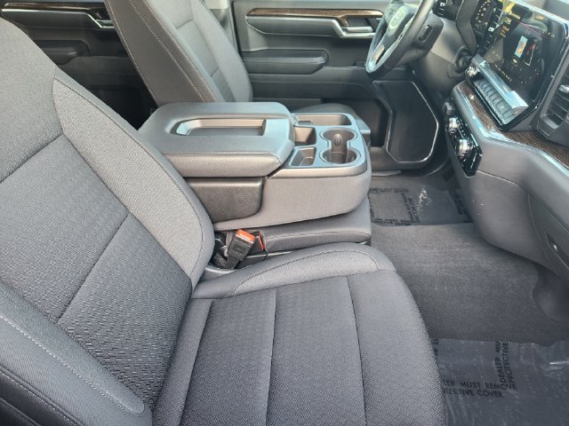 Used 2025 Summit White GMC Elevation image 19