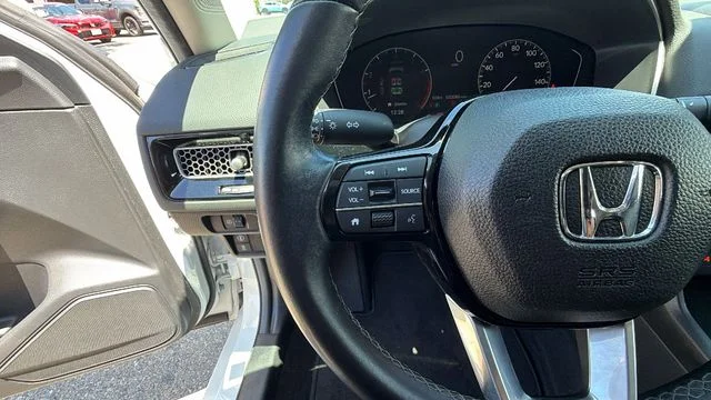 Used 2024 White Honda EX-L image 25