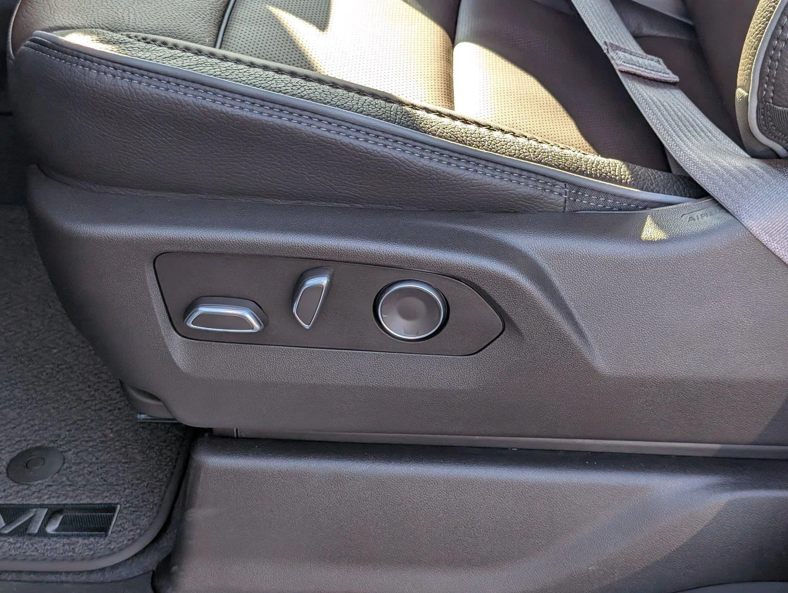 New 2026 Glacier White Tricoat GMC Denali image 18