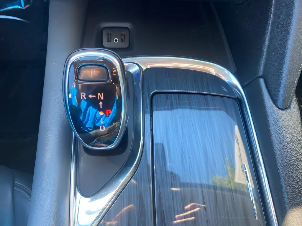 Used 2019 Includes Spectra Gray lower exterior accent color. Buick Essence image 25