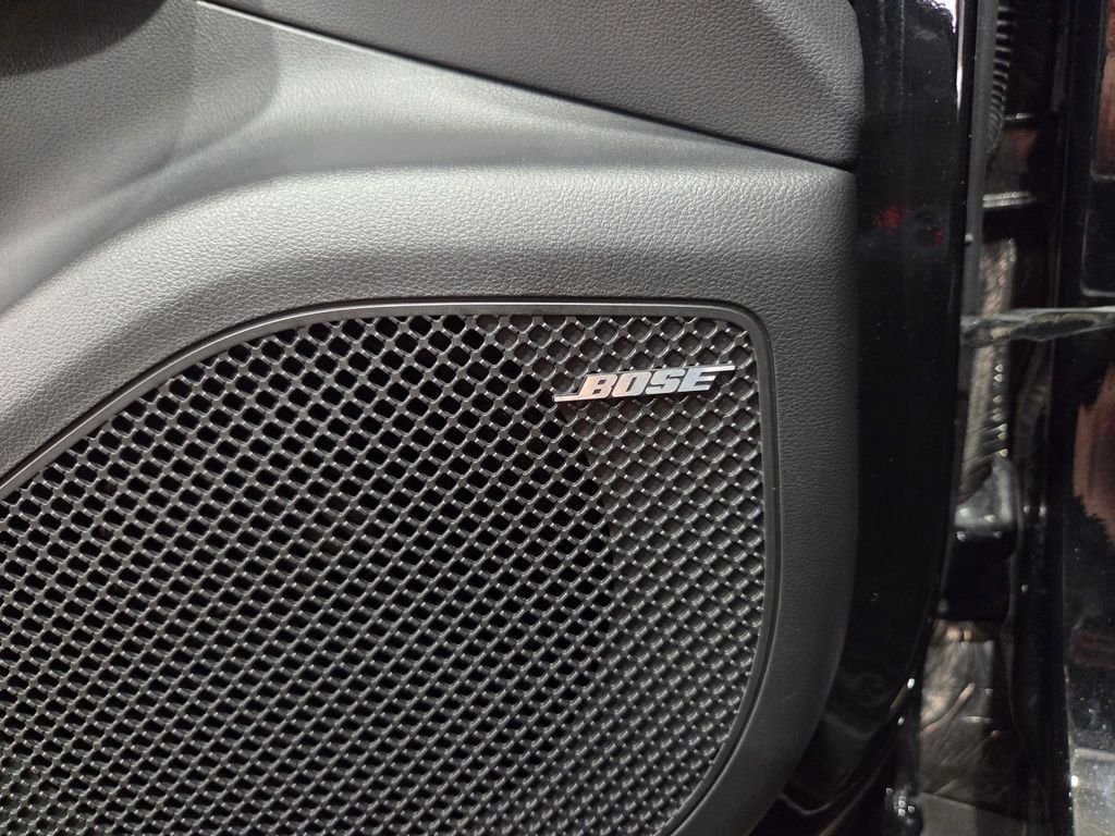 Used 2022 Phantom Black Hyundai Limited image 18