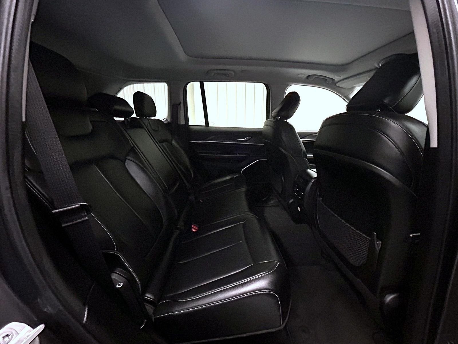 Used 2022 Gray Jeep Limited image 18