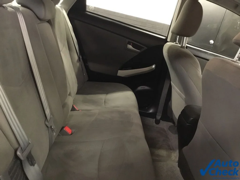 Used 2015 Silver Toyota Three image 36