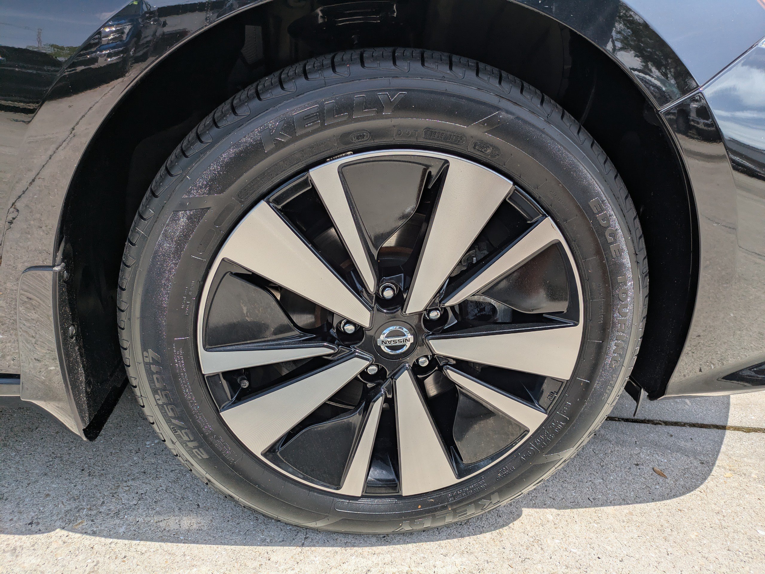 Used 2022 Super Black Nissan 2.5 SV image 11