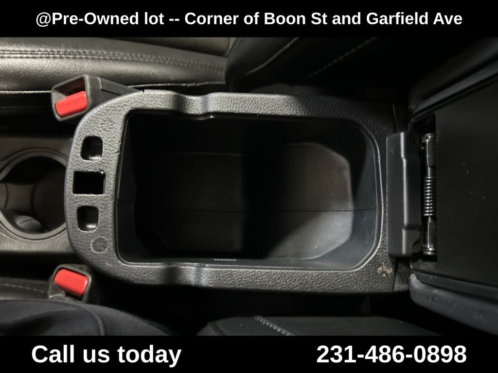 Used 2020 Red Jeep Latitude image 25