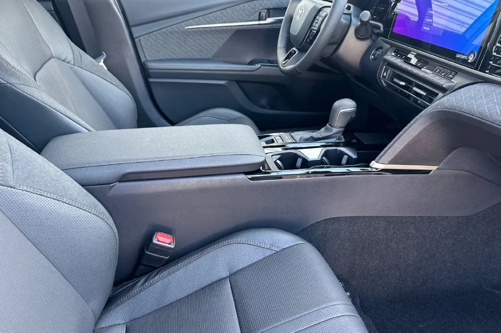 New 2026 Wind Chill Pearl Toyota XLE image 13
