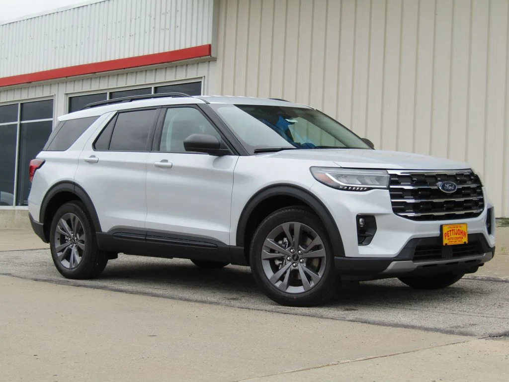 New 2026 Space White Metallic Ford Active image 1