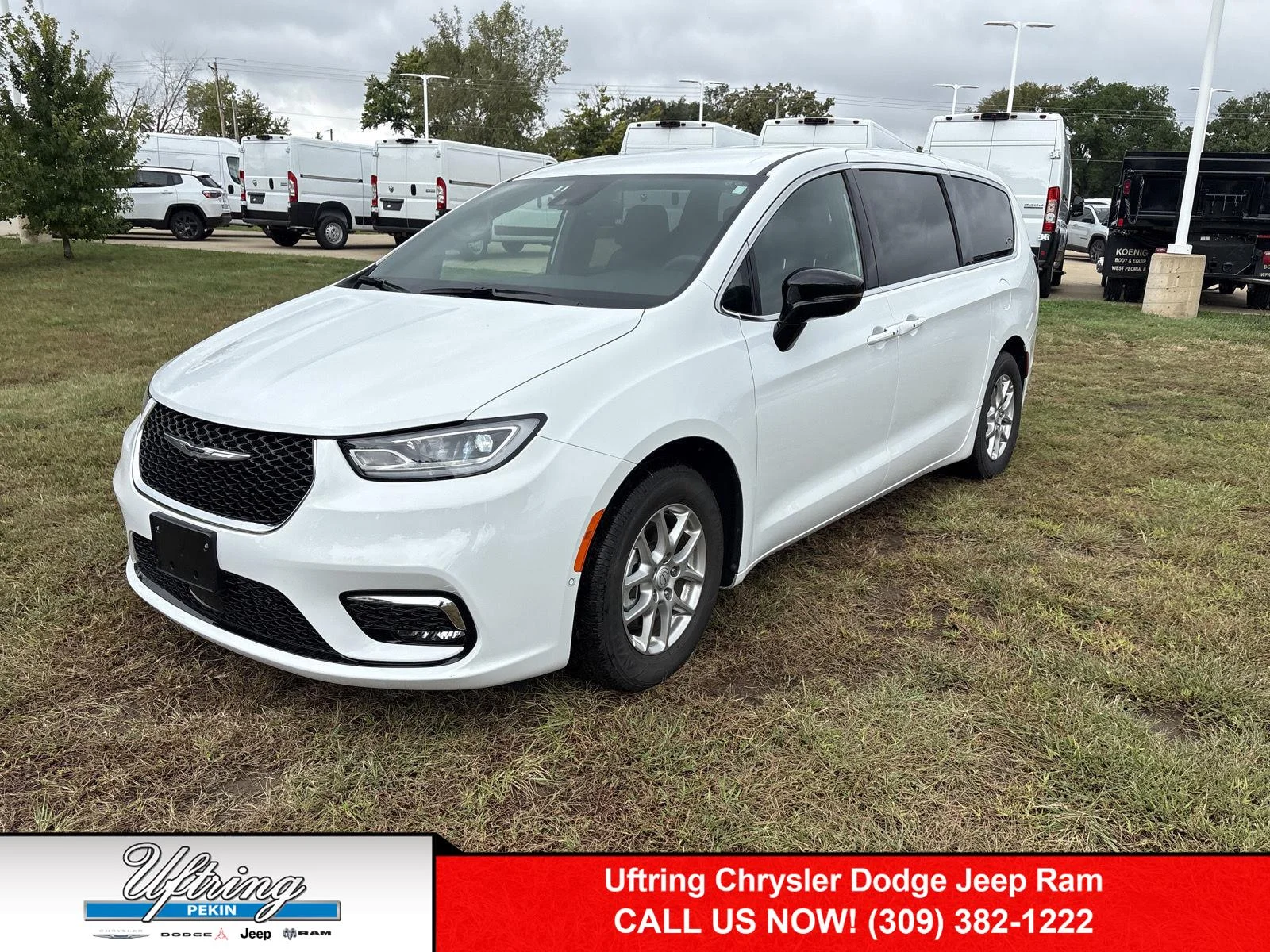 2026 Chrysler Pacifica Select