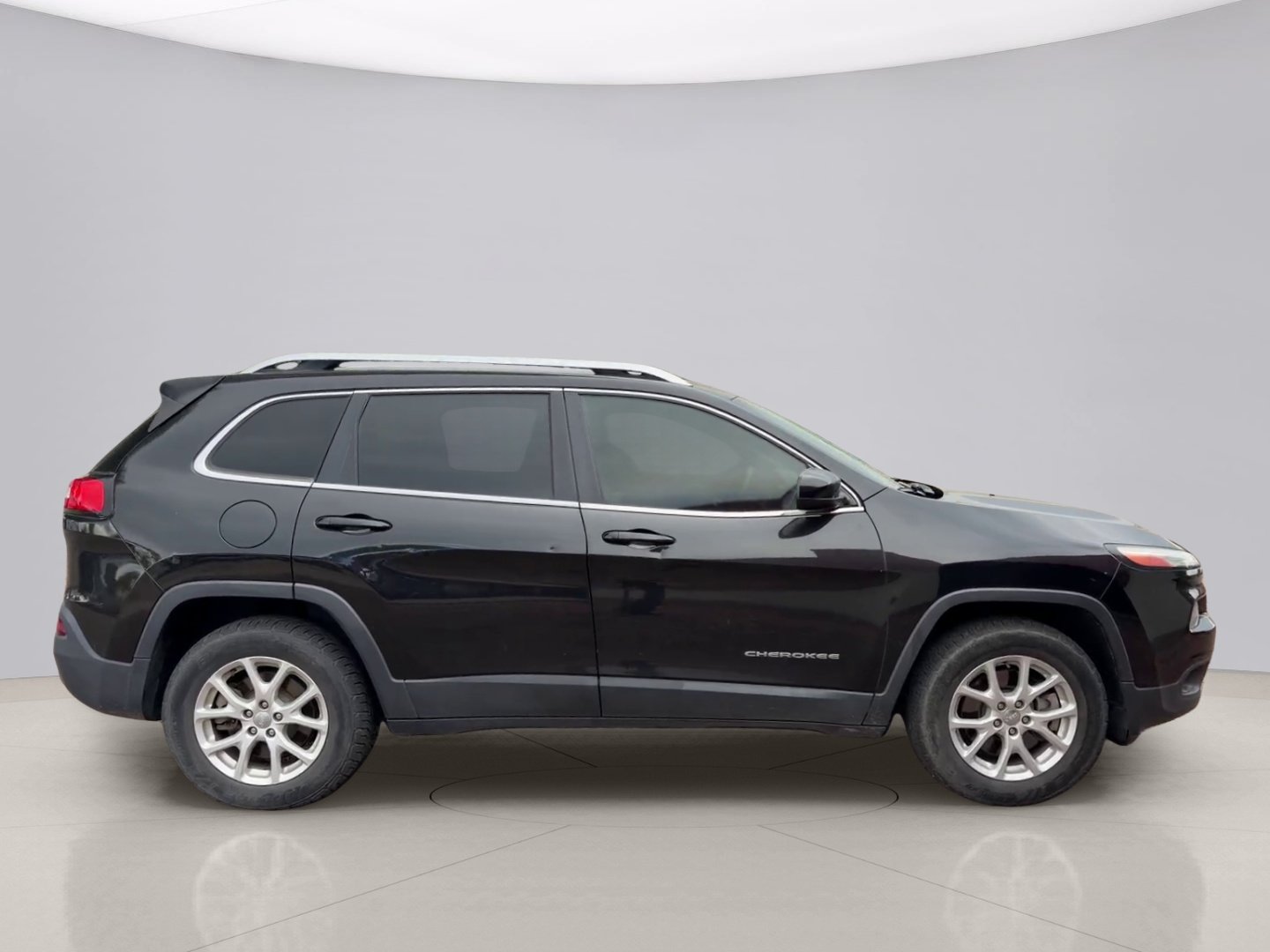 Used 2014 Black Jeep LATITUDE image 6