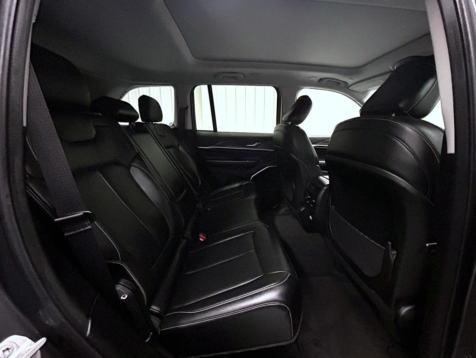 Used 2022 Gray Jeep Limited image 18