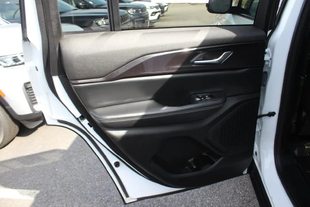 Used 2023 White Jeep Altitude X image 22