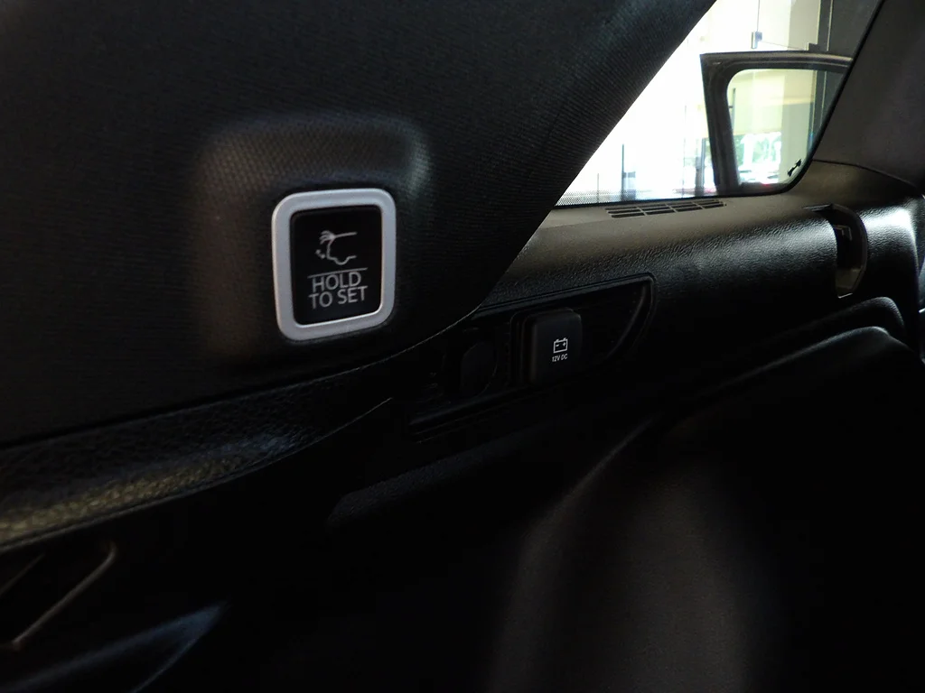 Used 2024 Baltic Gray Metallic Clear Coat Jeep Laredo image 20