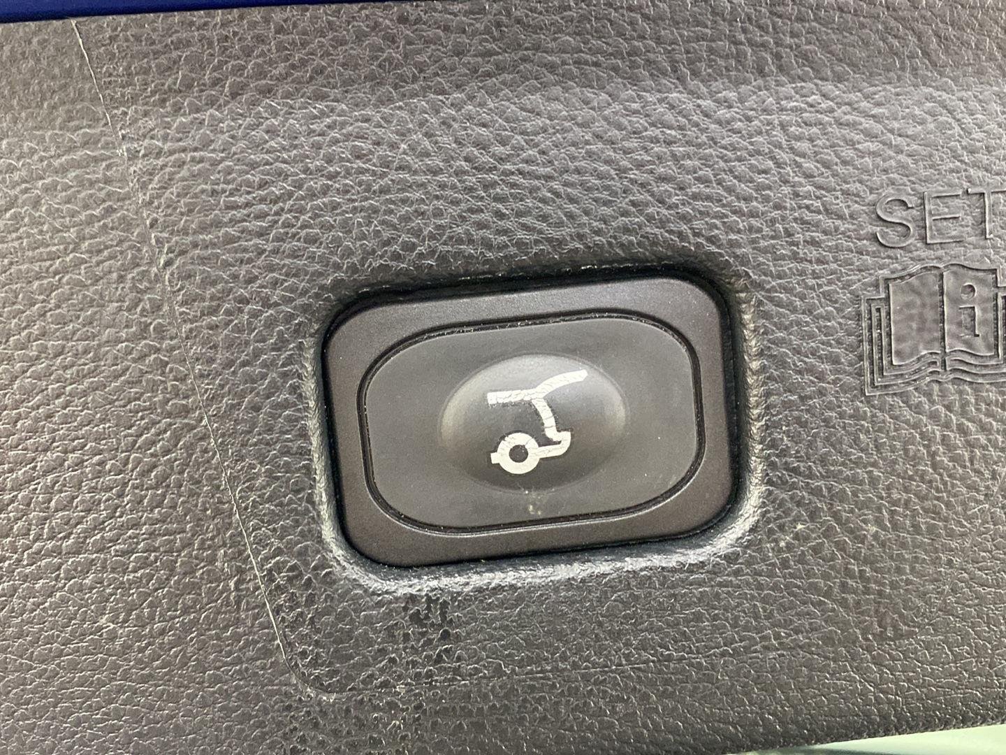 Used 2021 Blue Metallic Ford SEL image 18