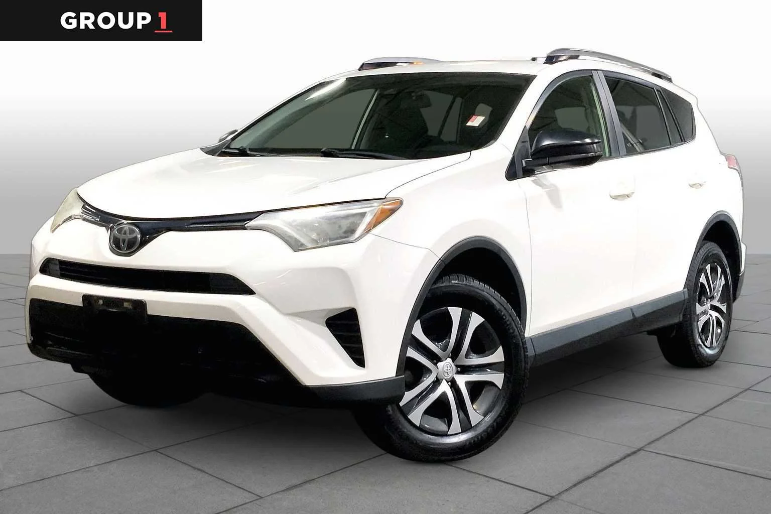 2017 Toyota RAV4 LE AWD's photo