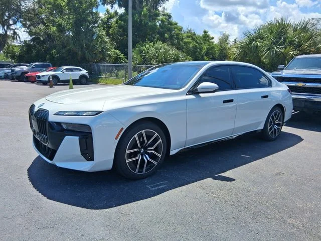 Used 2025 White BMW 740i xDrive image 2