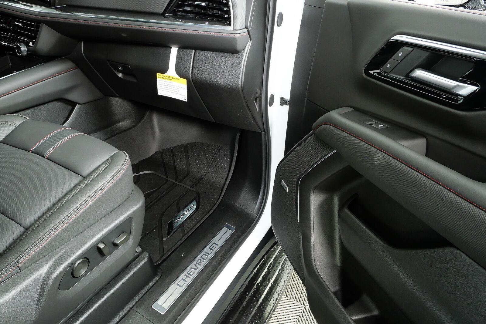 2026 Chevrolet Suburban RST - Photo 26