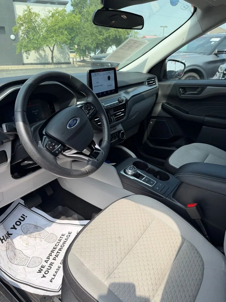 Used 2023 Red Metallic Ford Active image 19