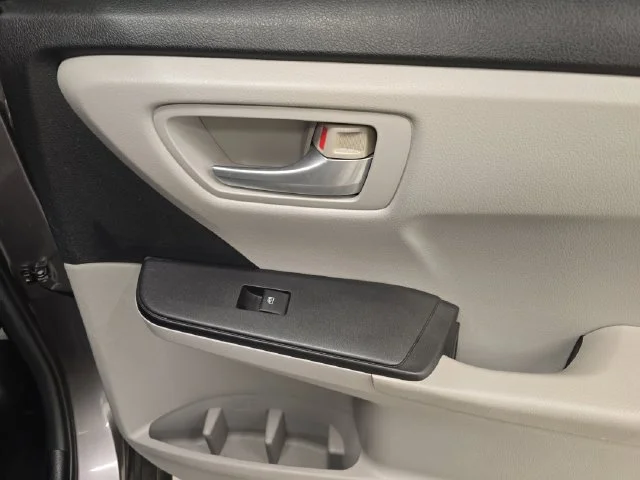 Used 2015 Predawn Gray Mica Toyota SE image 14
