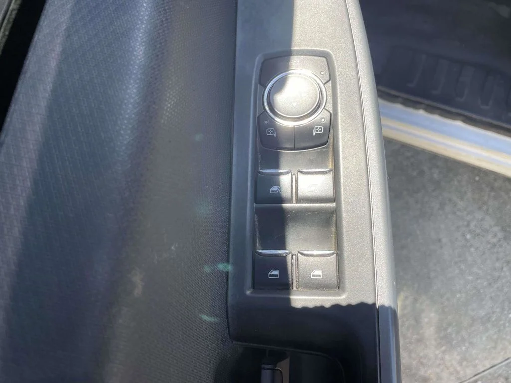 Certified Used 2022 Oxford White Ford XLT image 16