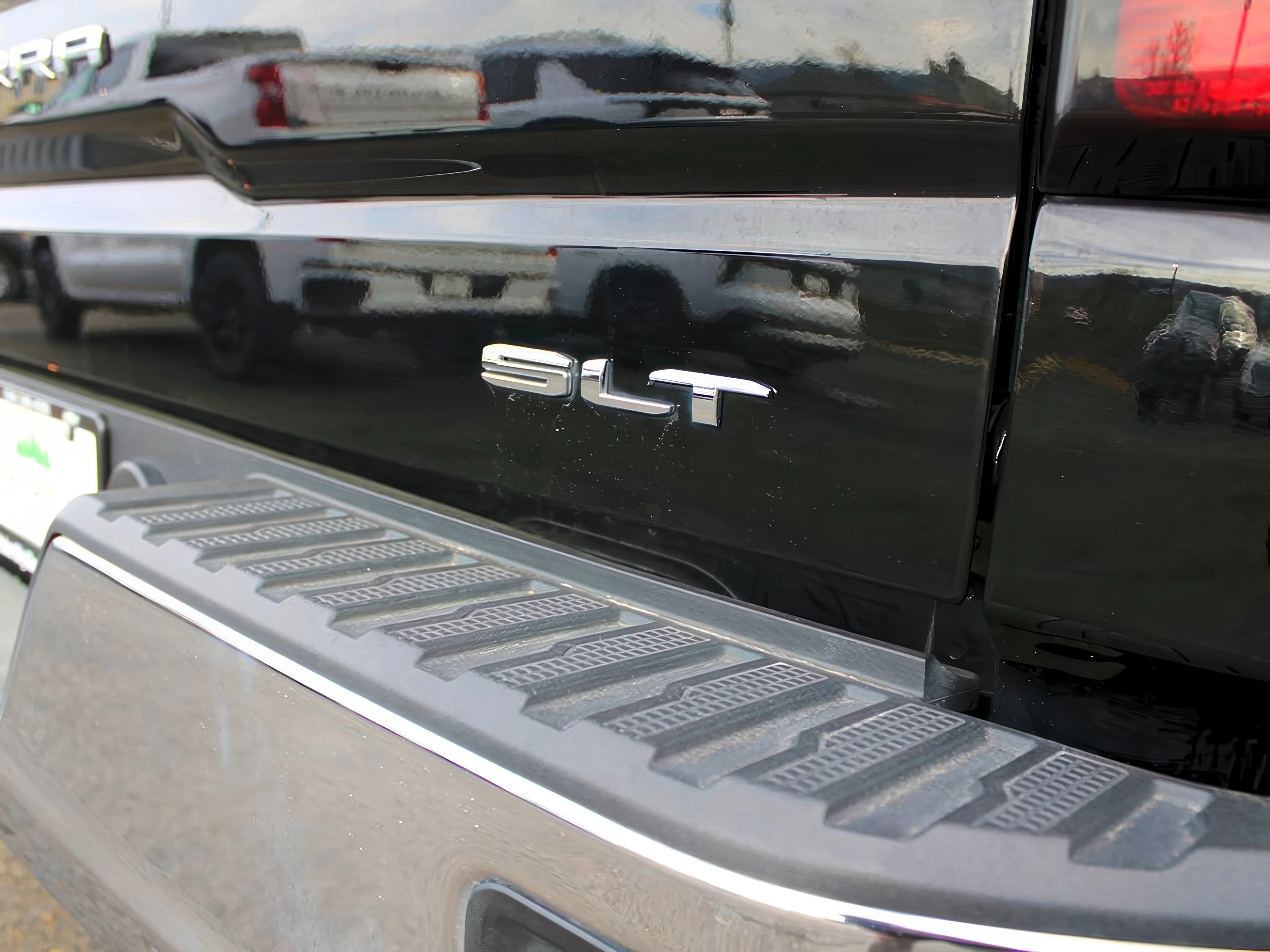 2024 GMC Sierra 1500 SLT - Photo 35