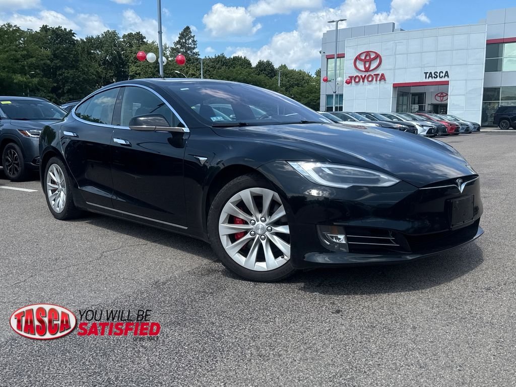 Used 2019  Tesla P100D image 1